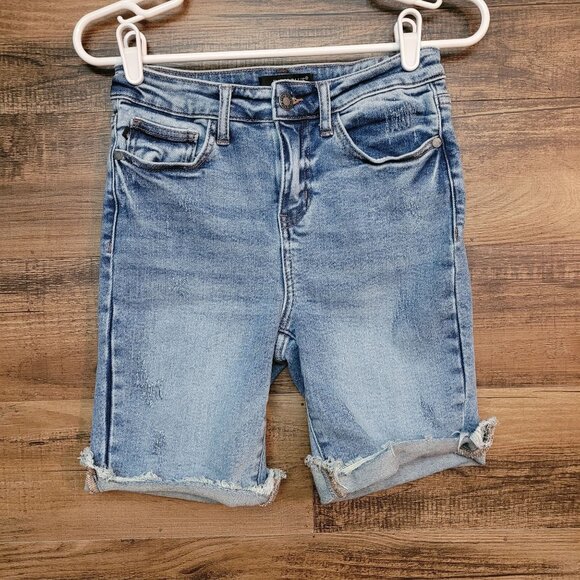 Judy Blue Jeans Shorts Size S Mid Rise Ripped Raw Hem Medium Light Wash Stretch - Picture 1 of 11